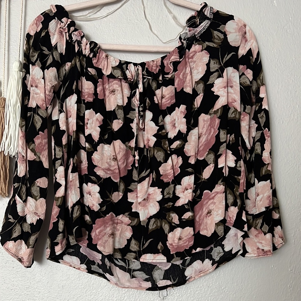 American eagle floral blouse